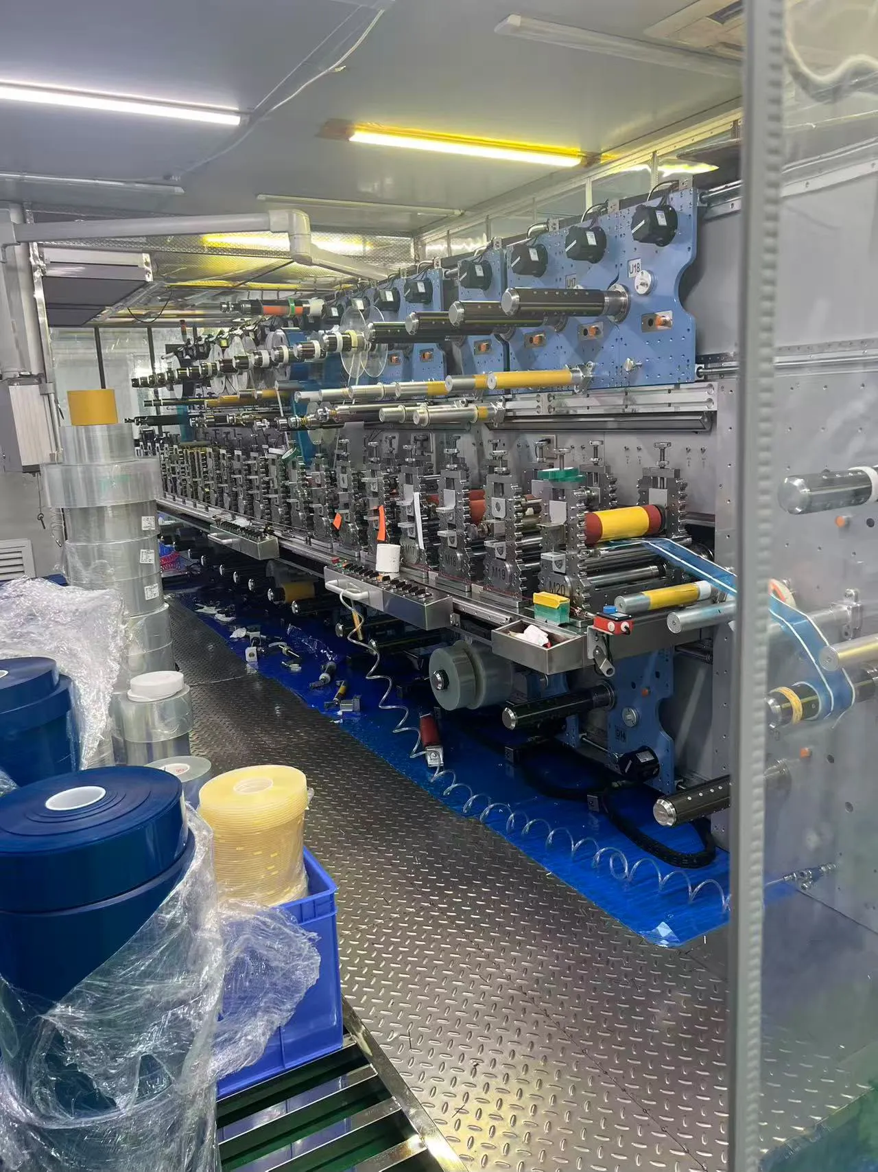 Production line with multiple material rolls